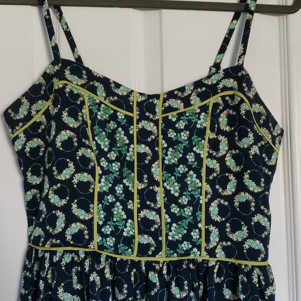 LC Women's 6 Dress
